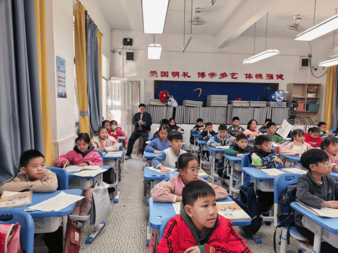 海周迹（202614-202619）第58期新葡京娱乐《解密儿童行为》：做扎根的父母·鉴(图5)